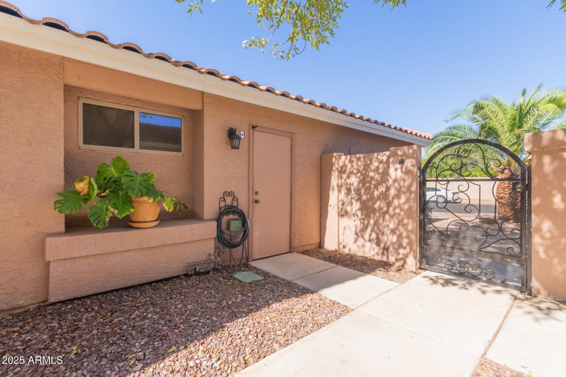 5345 Elmwood St, Mesa, AZ 85205