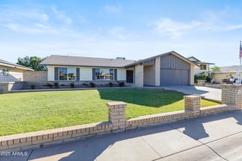 5349 Acapulco Ln, Glendale, AZ 85306