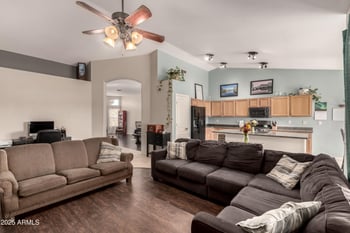 535 Michelle Dr, Phoenix, AZ 85023