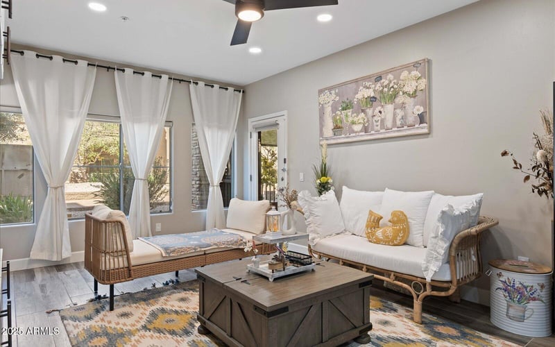 5350 Deer Valley Dr #1250, Phoenix, AZ 85054