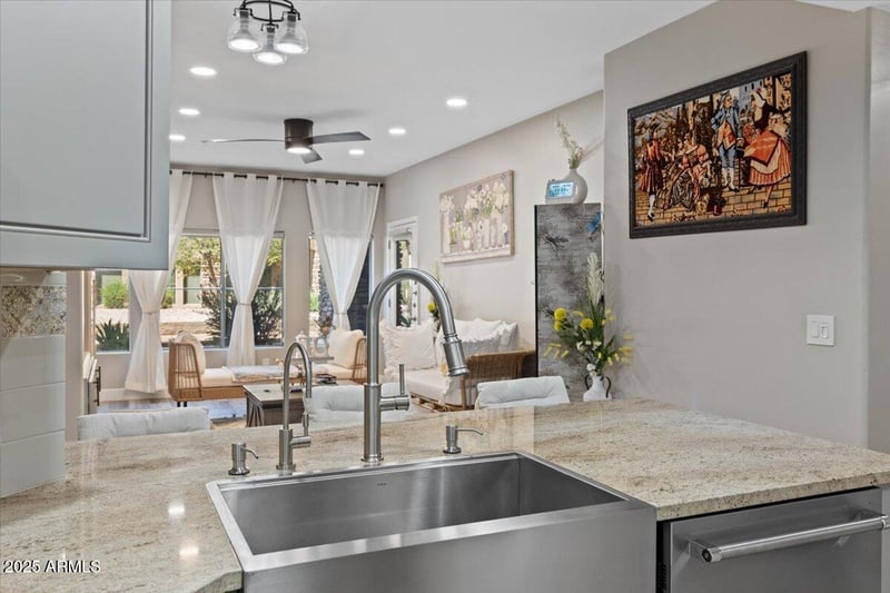 5350 Deer Valley Dr #1250, Phoenix, AZ 85054