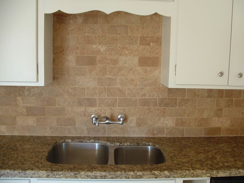 536 E Orchid Ln, Phoenix, AZ 85020