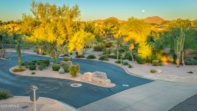 5362 Herrera Dr, Phoenix, AZ 85054