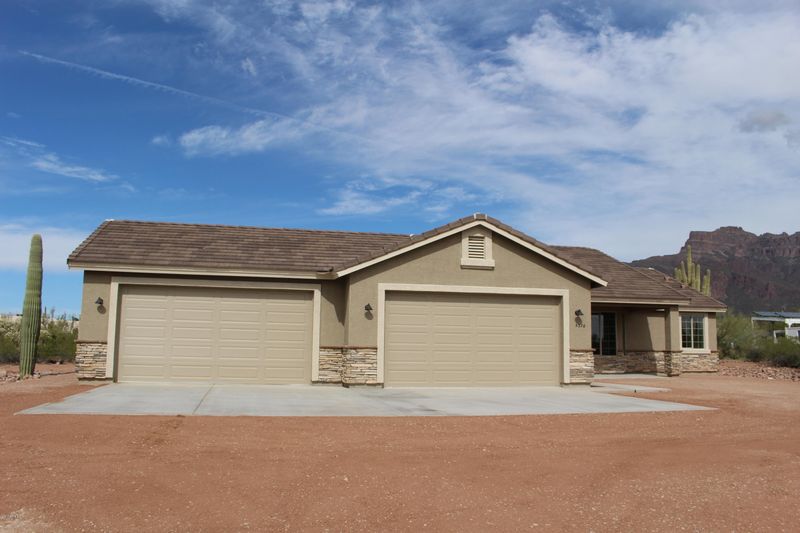 5376 E 16th Ave, Apache Junction, AZ 85119