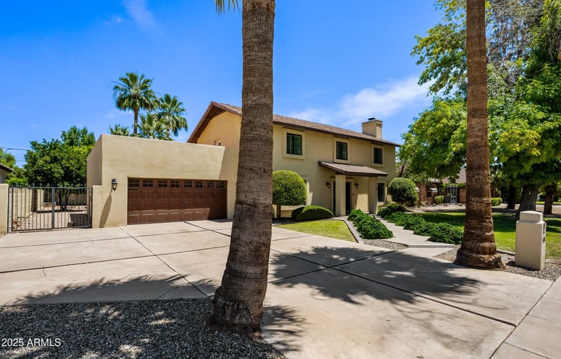 538 Las Palmaritas Dr, Phoenix, AZ 85021