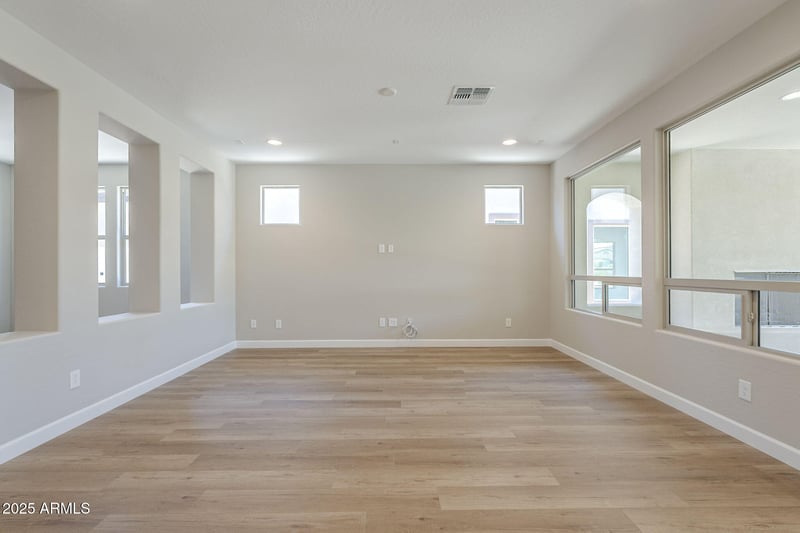 538 Veterans Way, Queen Creek, AZ 85140