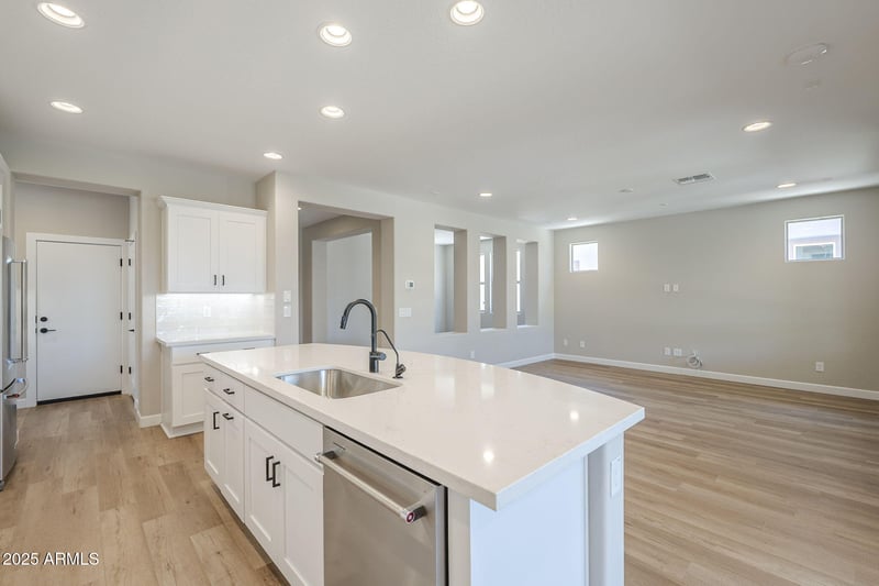 538 Veterans Way, Queen Creek, AZ 85140