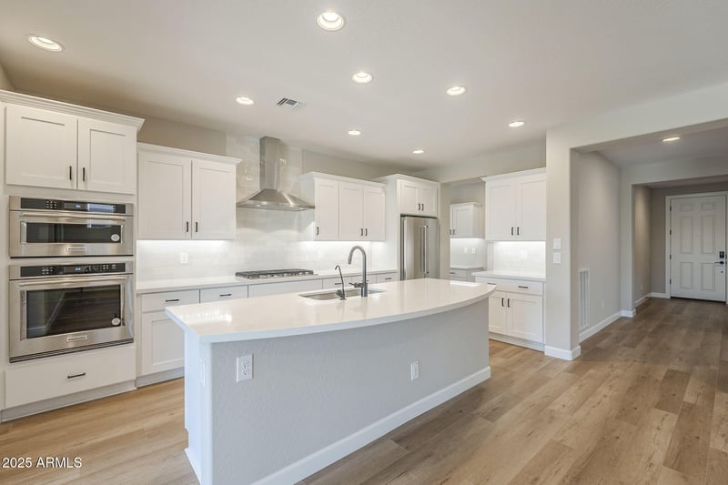 538 Veterans Way, Queen Creek, AZ 85140