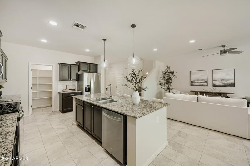 538 W Tallula Trl, San Tan Valley, AZ 85140