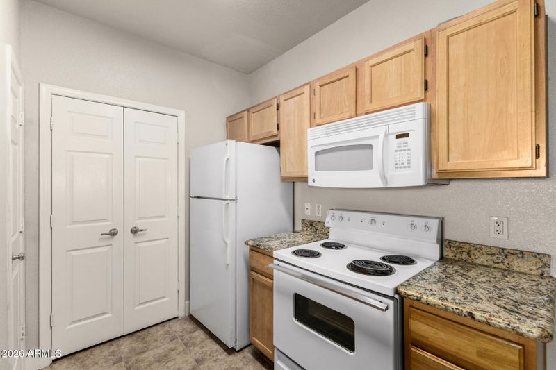 5401 E Van Buren St #1062, Phoenix, AZ 85008