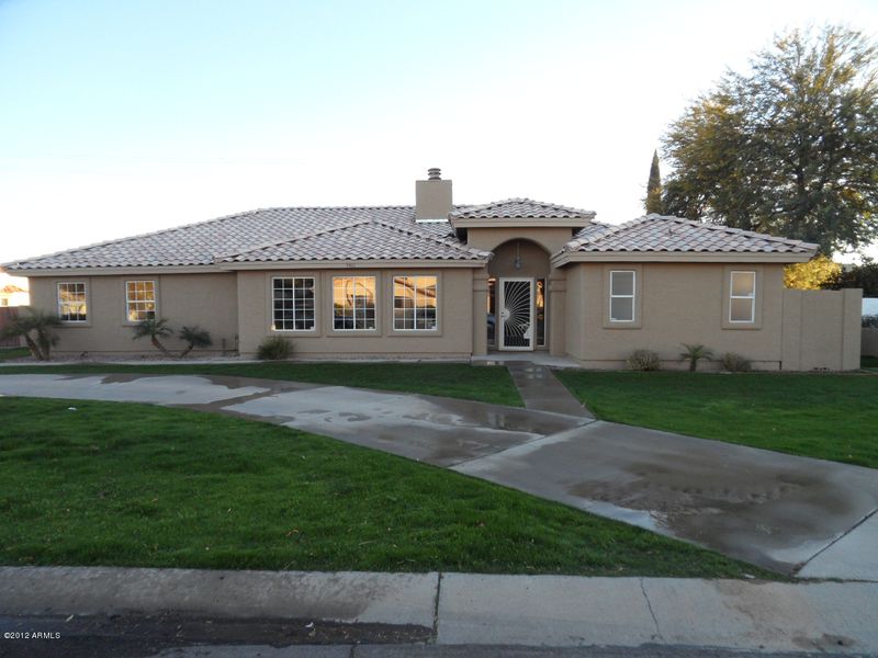 5401 W Whispering Wind Dr, Glendale, AZ 85310