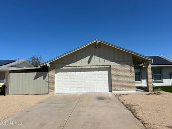 5402 Country Gables Dr, Glendale, AZ 85306