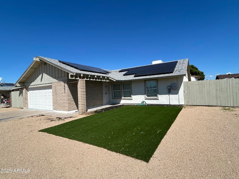 5402 Country Gables Dr, Glendale, AZ 85306