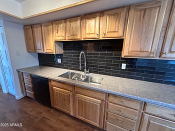 5402 Country Gables Dr, Glendale, AZ 85306
