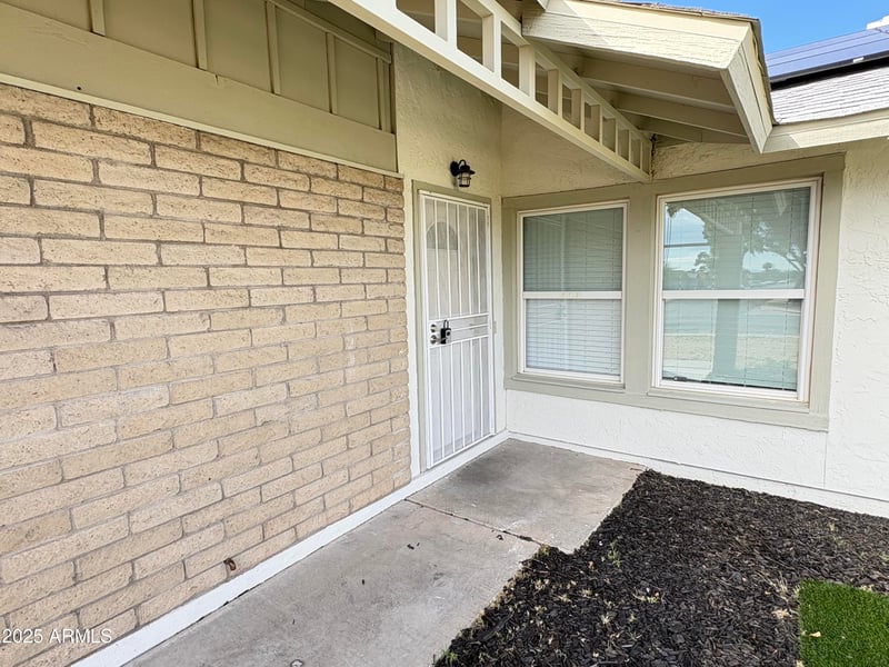 5402 Country Gables Dr, Glendale, AZ 85306