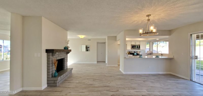 5403 N 67th Dr, Glendale, AZ 85301