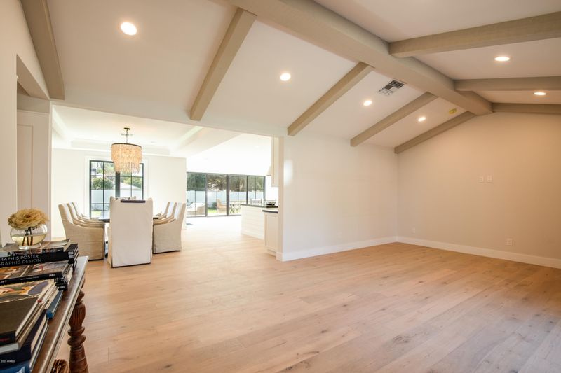 5405 E Calle Ventura St, Phoenix, AZ 85018