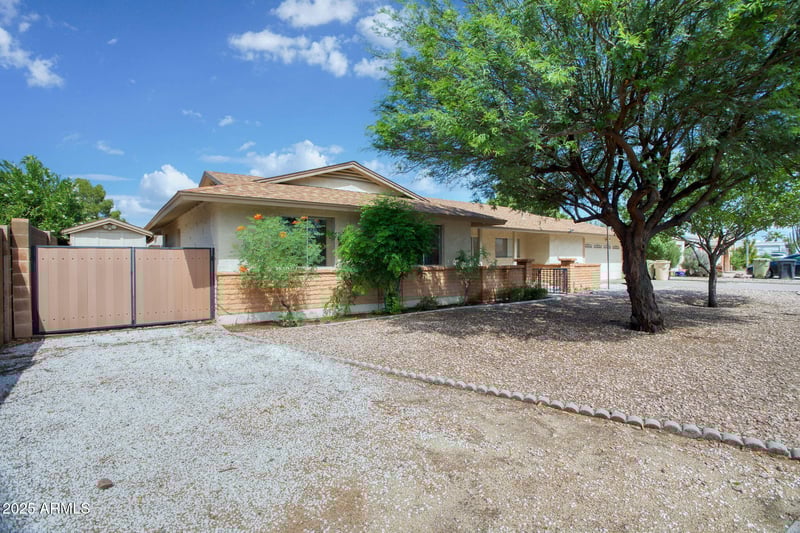 5406 Caron St, Glendale, AZ 85302