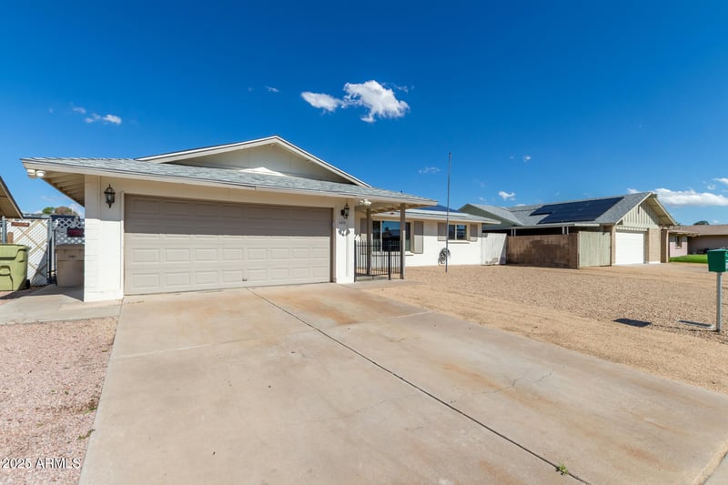 5408 Country Gables Dr, Glendale, AZ 85306