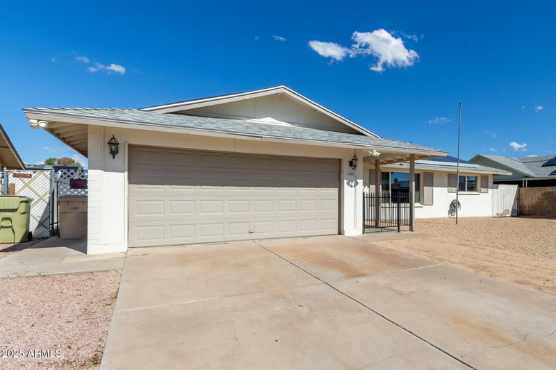5408 Country Gables Dr, Glendale, AZ 85306