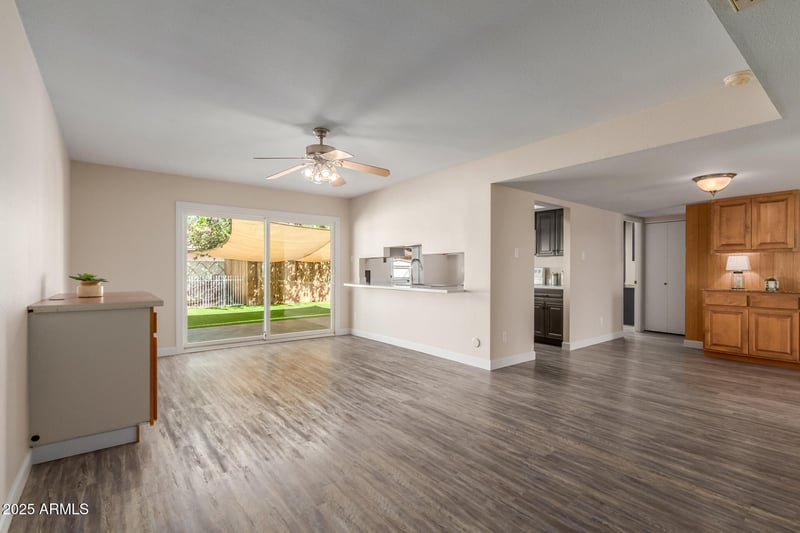 5408 Country Gables Dr, Glendale, AZ 85306