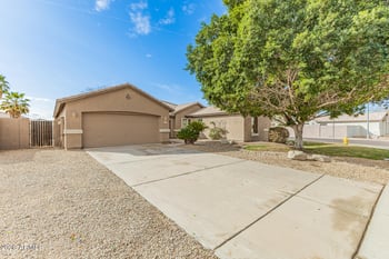 5413 Bryce Ln, Glendale, AZ 85301