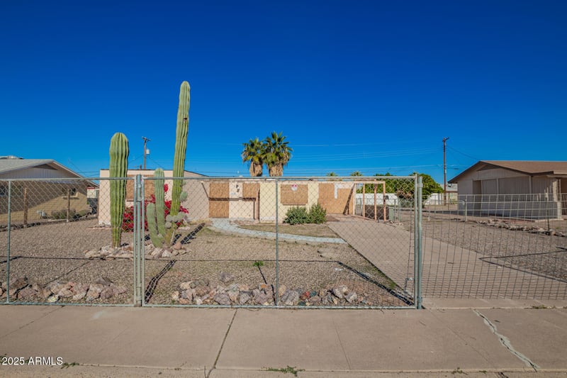 5416 Akron St, Mesa, AZ 85205