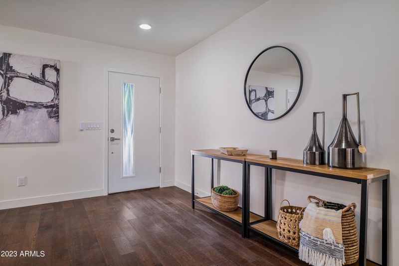 5416 E Thomas Rd, Phoenix, AZ 85018