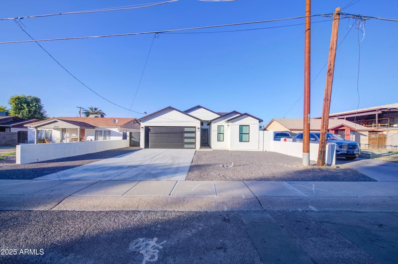 5416 Myrtle Ave, Glendale, AZ 85301