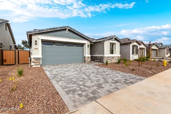 5416 Royal Palm Rd, Glendale, AZ 85302