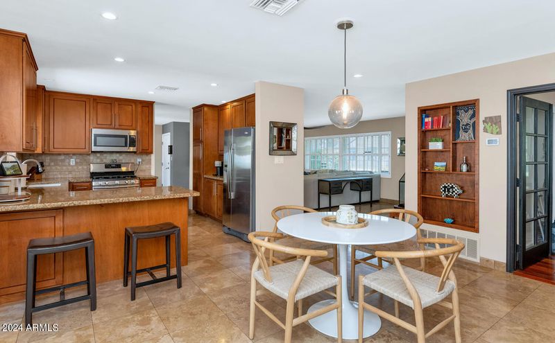 5418 E Cheery Lynn Rd, Phoenix, AZ 85018