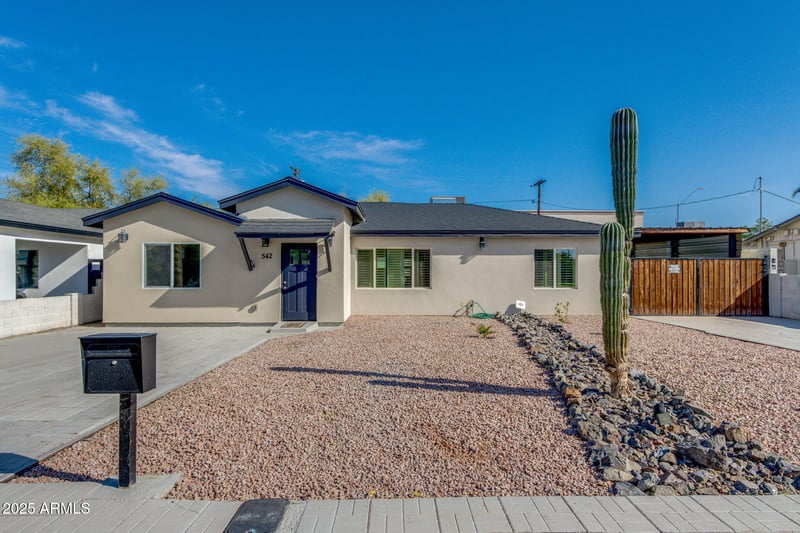 542 Flynn Ln, Phoenix, AZ 85012