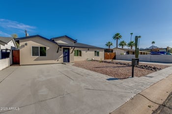 542 Flynn Ln, Phoenix, AZ 85012