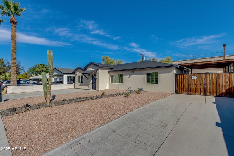 542 Flynn Ln, Phoenix, AZ 85012