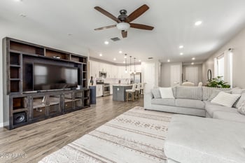 542 Rainbow Bridge Ln, San Tan Valley, AZ 85140