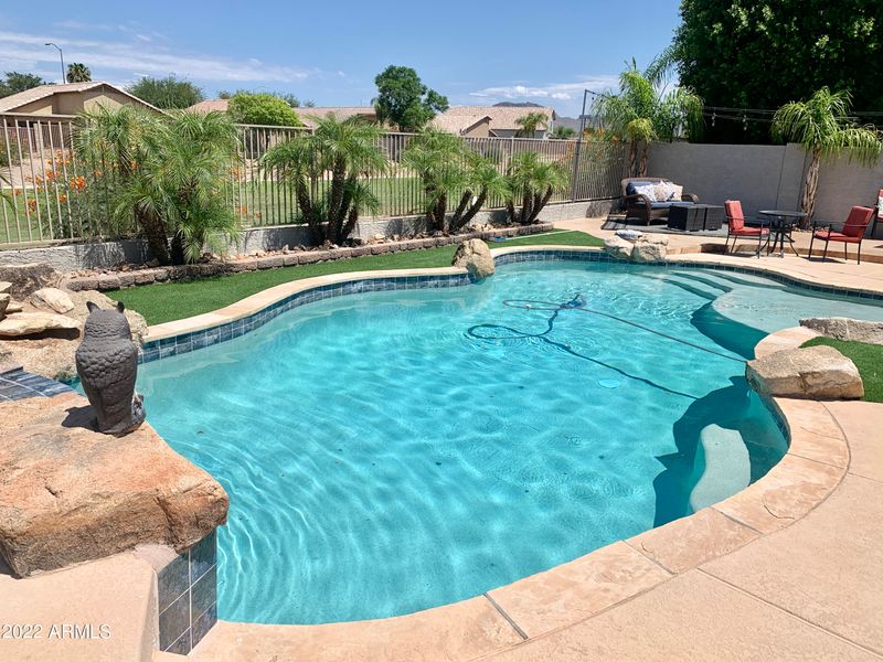 542 S 104th St, Mesa, AZ 85208