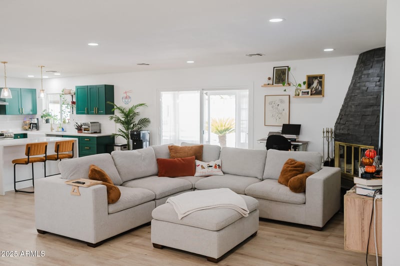 542 Vaughn St, Tempe, AZ 85283