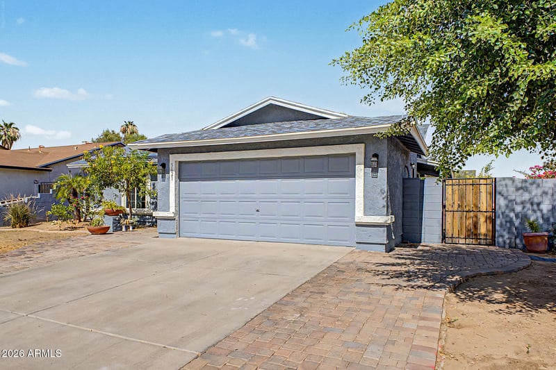 5421 N 73rd Dr, Glendale, AZ 85303
