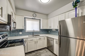 5422 Des Moines St, Mesa, AZ 85205