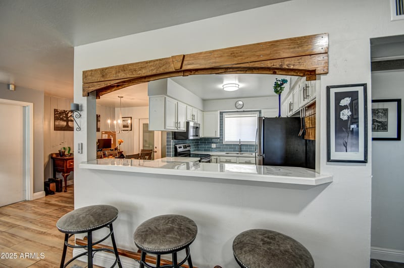 5422 Des Moines St, Mesa, AZ 85205