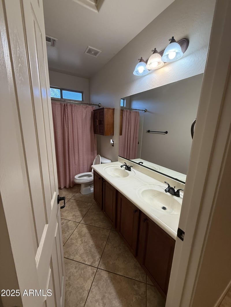5422 Samantha Way, Laveen, AZ 85339