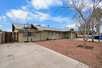 5423 Earll Dr, Phoenix, AZ 85031