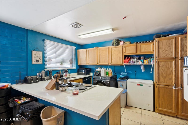 5423 Earll Dr, Phoenix, AZ 85031