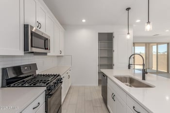 5424 Manzanita Dr, Glendale, AZ 85302