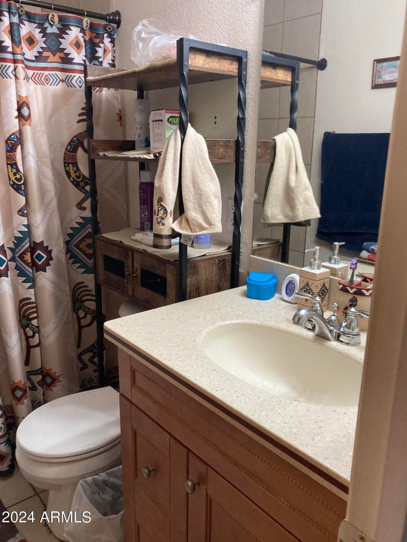 5425 Black Cyn Hw, Phoenix, AZ 85015