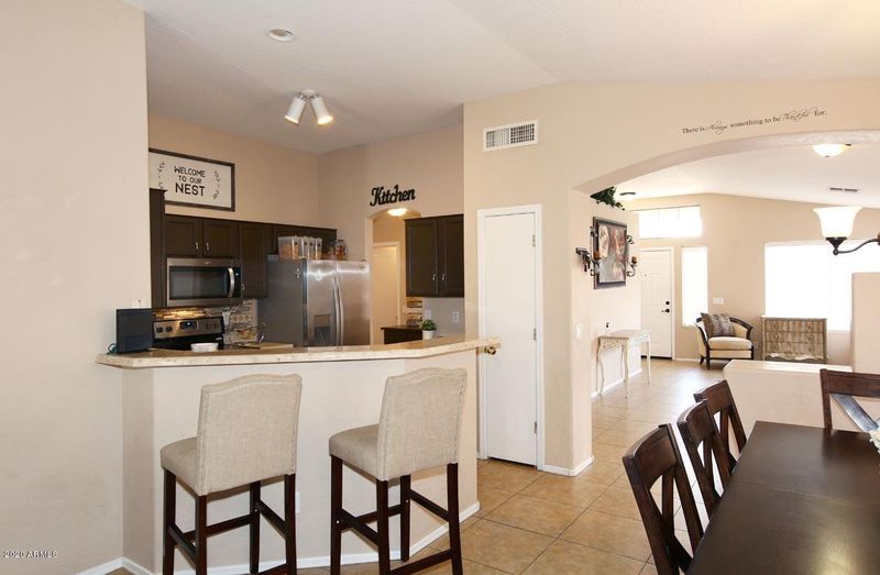 5425 S 15th Way, Phoenix, AZ 85040
