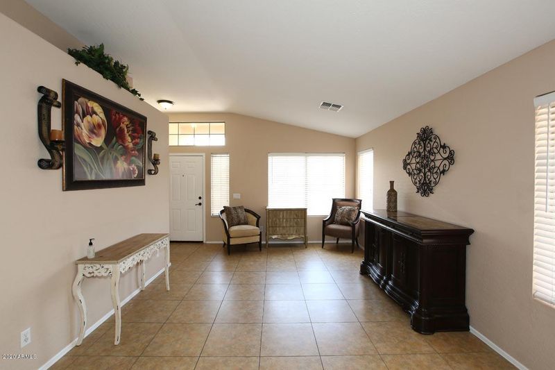 5425 S 15th Way, Phoenix, AZ 85040