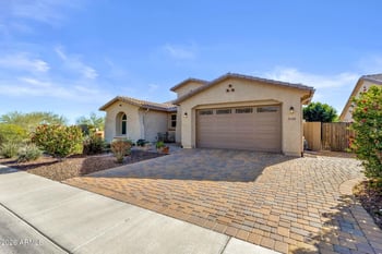 5425 Taro Ln, Glendale, AZ 85308