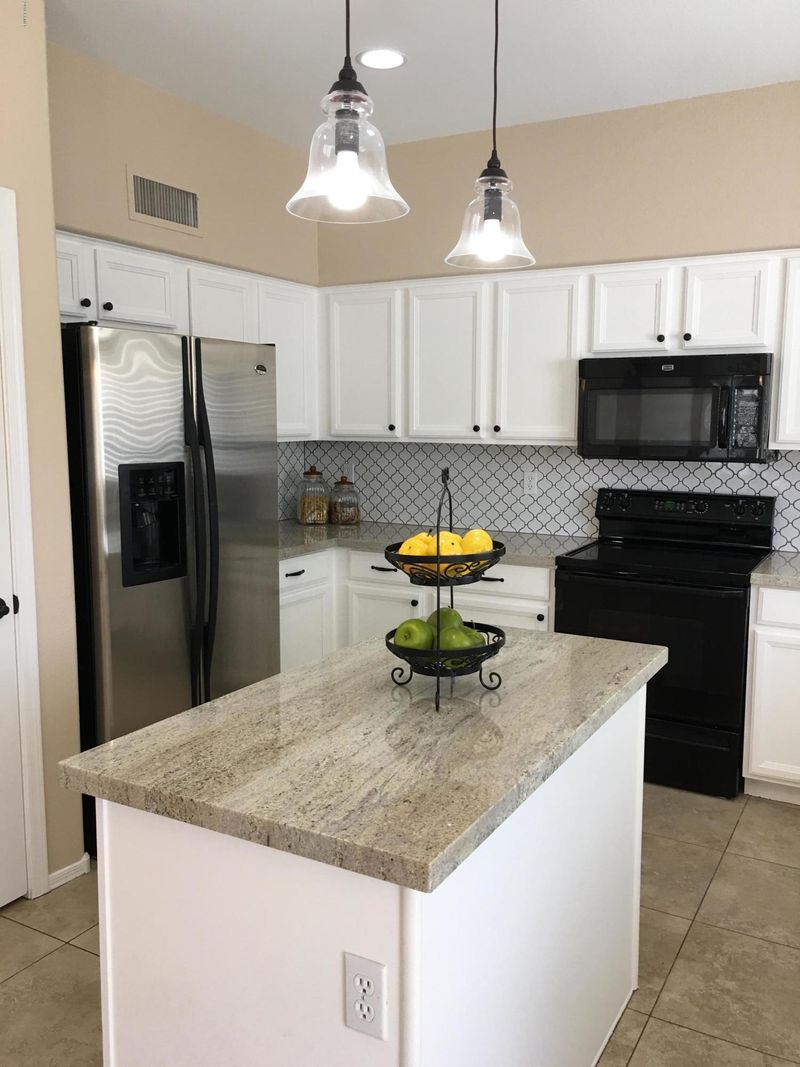 5425 W Villa Rita Dr, Glendale, AZ 85308