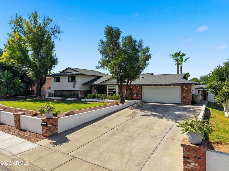 5429 W Tierra Buena Ln, Glendale, AZ 85306